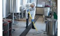 Limpieza de suelos en hostelería: químicos vs sistemas ecológicos